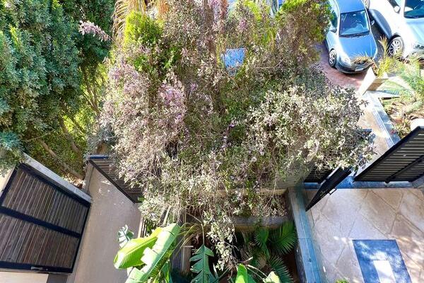 Private Estate Magnificent Views in modern Apartments for rent in West Arabella first floor with private garden